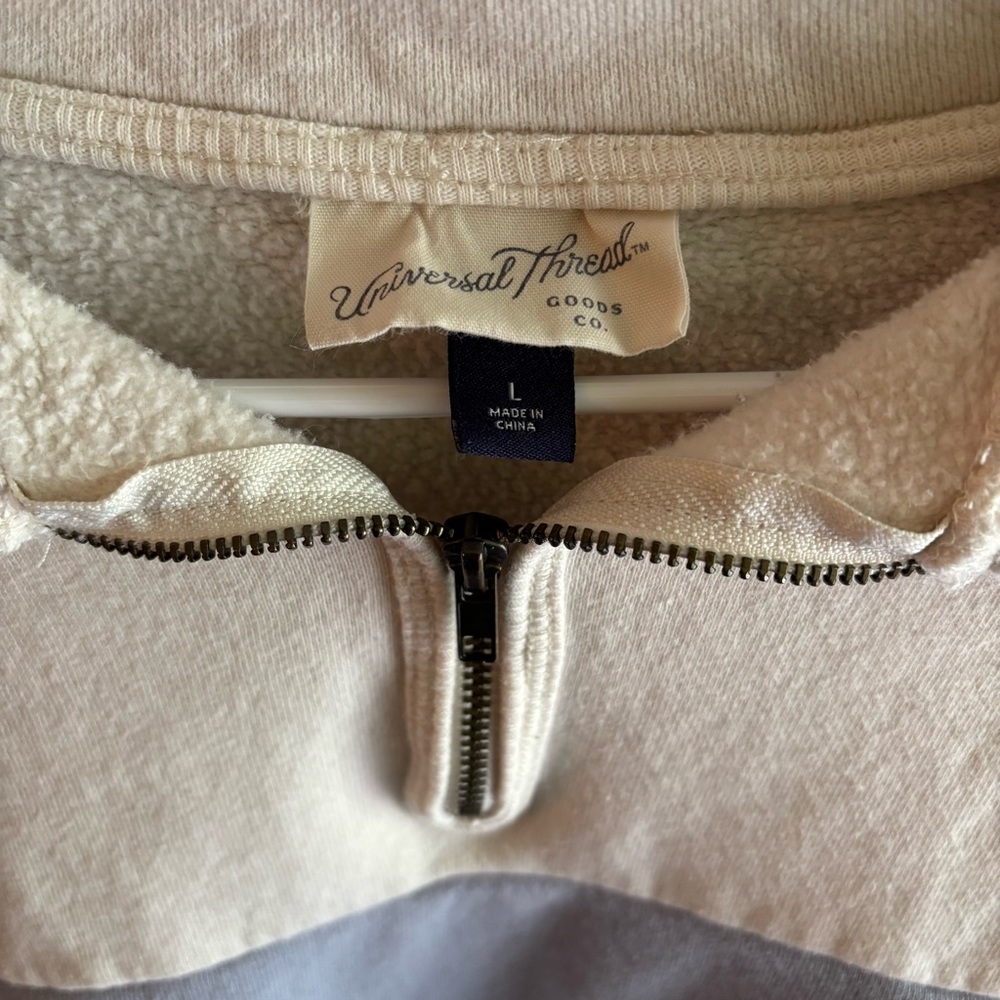 Women’s Universal Thread size L / Large Pullover - Picture 4 of 7